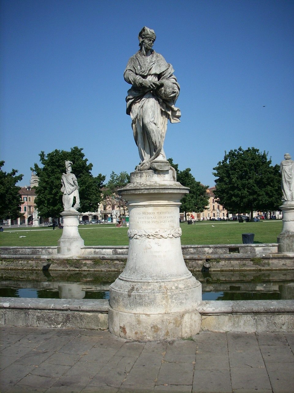 Peter of Abano statue, Prato della Valle, Padua - 01.JPG